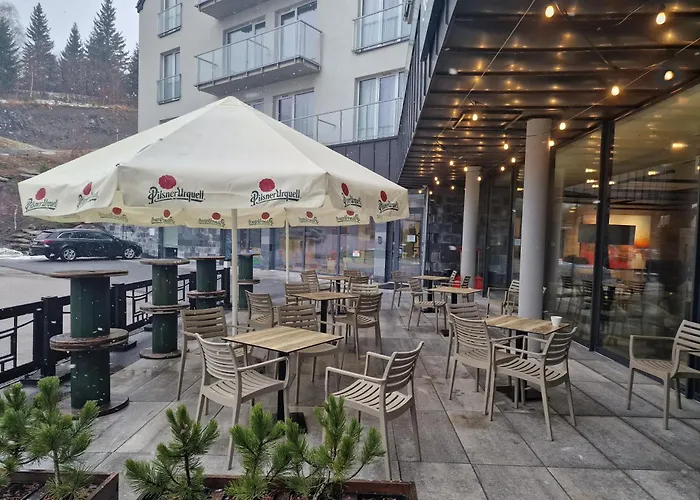 Czarna Gora 239 시에나