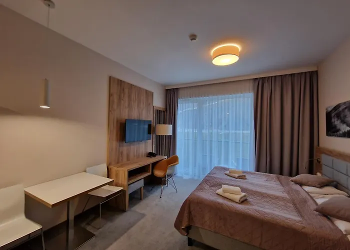 Czarna Gora 239 4* 시에나